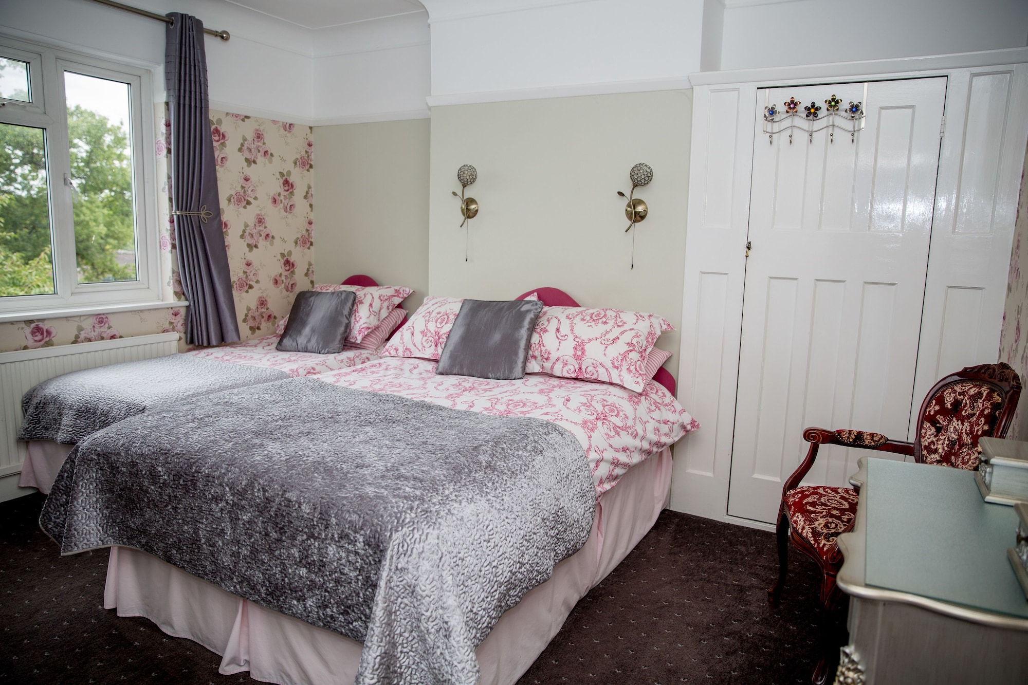 Room, Triple, 1 Double and 1 Single Bed