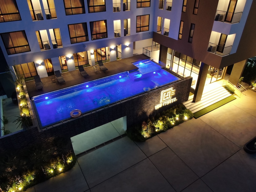 W3 Hotel 6/50
