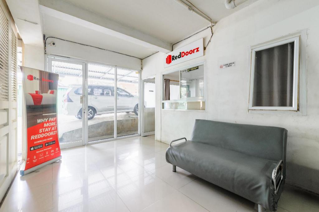Reddoorz Near Siloam Hospital Palembang 41/56