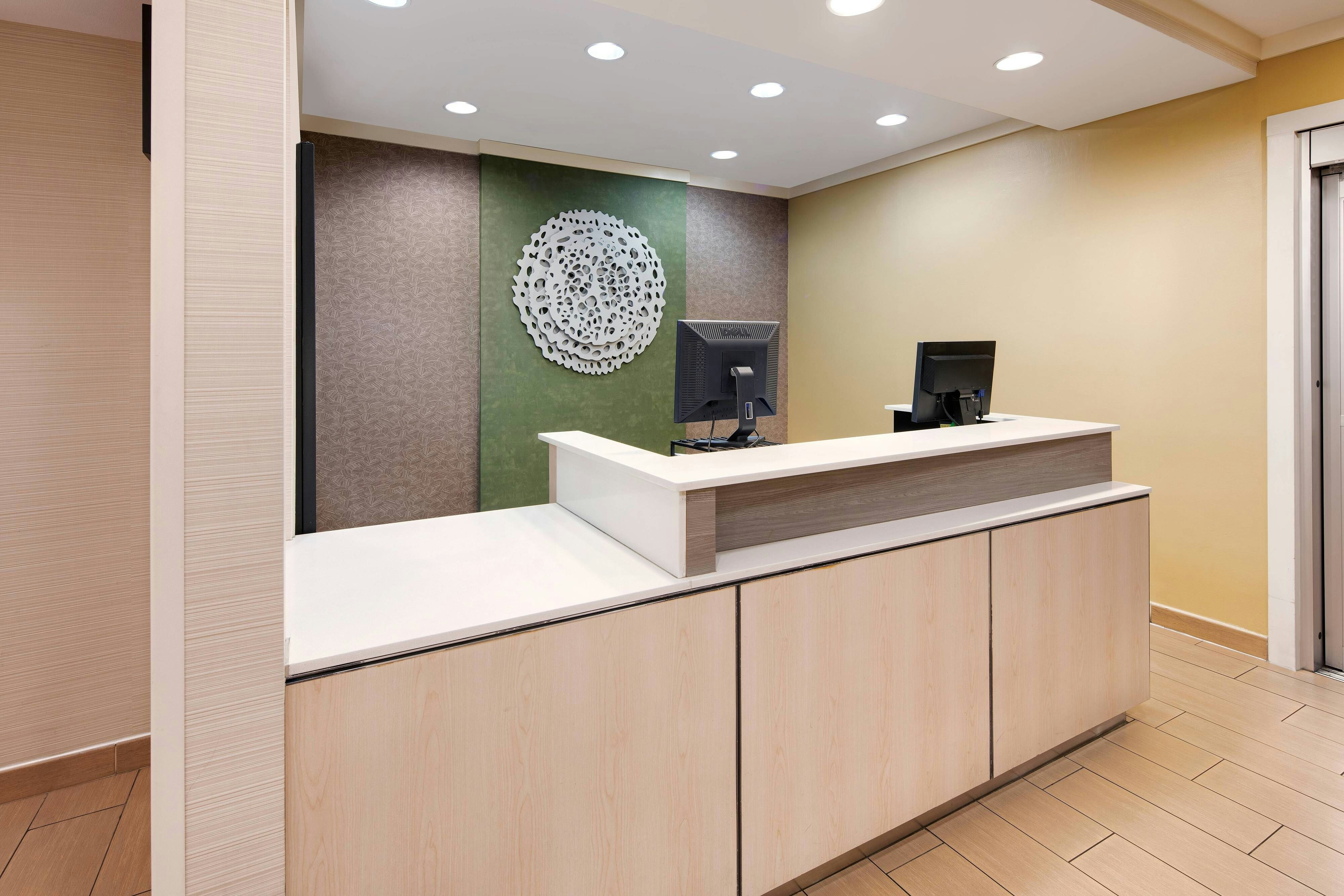 Fairfield Inn Suites By Marriott Austin University Area 3/7