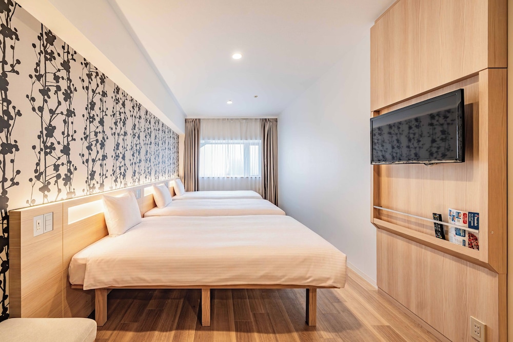 Kansai International Airport Hotel 11 20/54