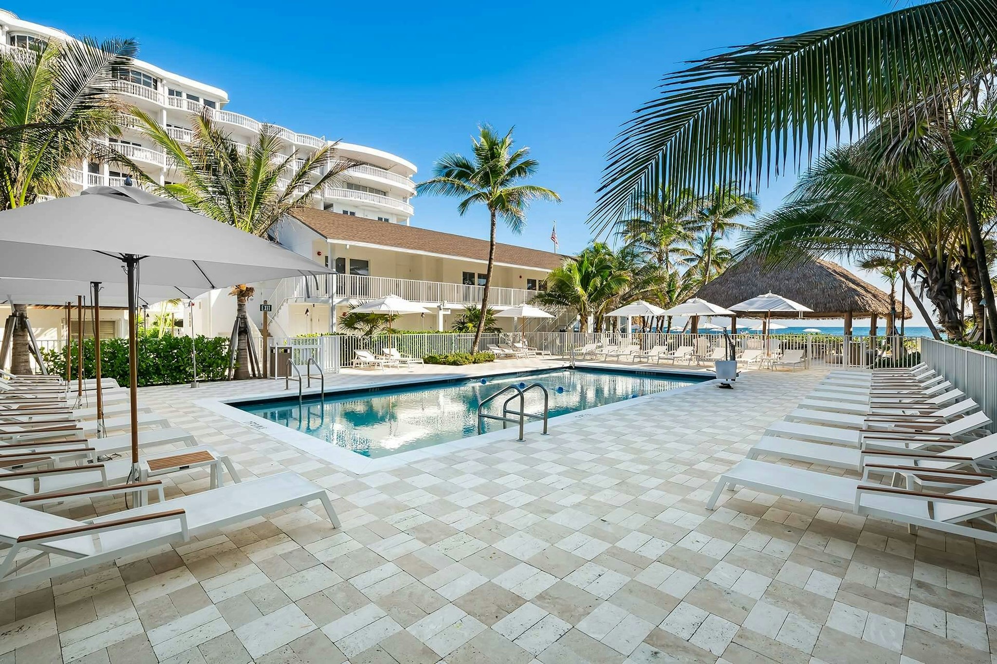 Beachcomber Oceanfront Resort Villas 64/71