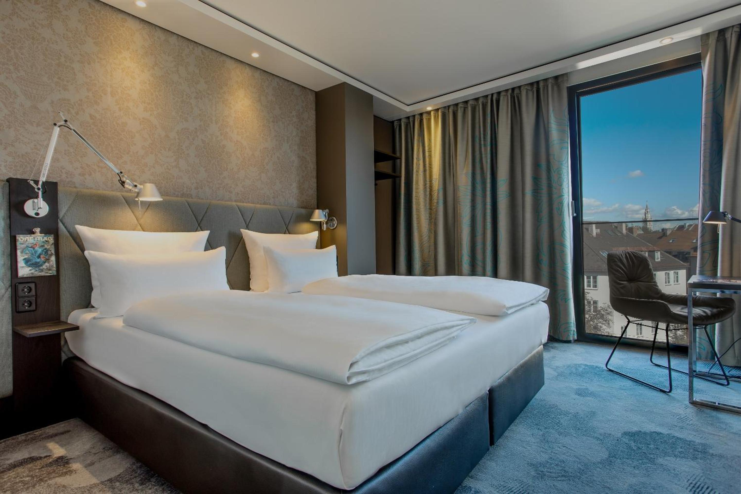 Room, King Bed