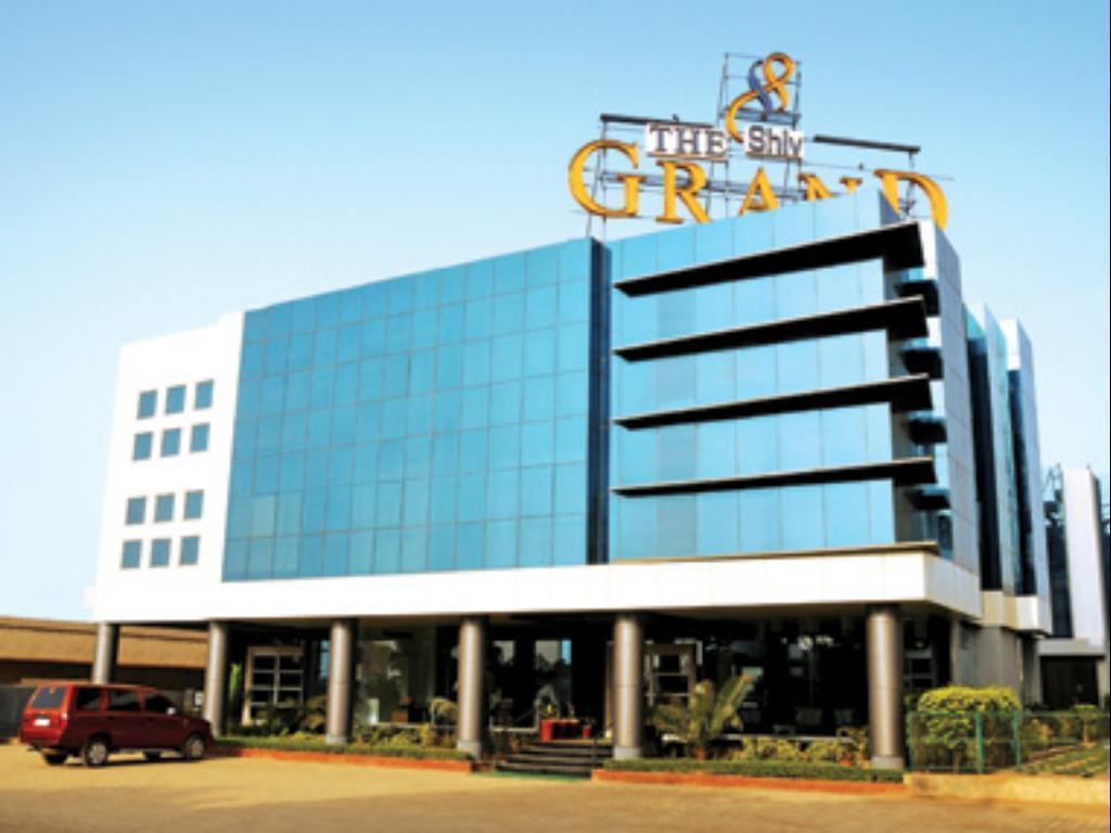 The Shiv Grand 1/15