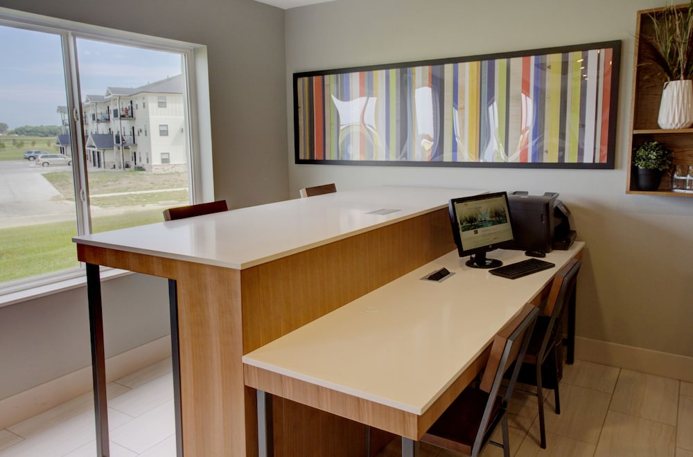 Holiday Inn Express Hotel Suites Le Mars 45/48