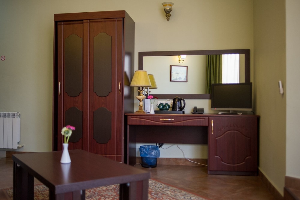 Hotel O. Galogre 58/64