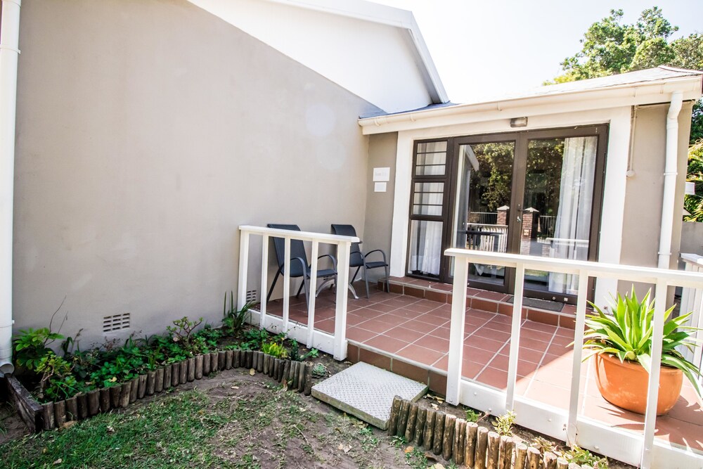Little Rose Guesthouse & Self-Catering 3/50