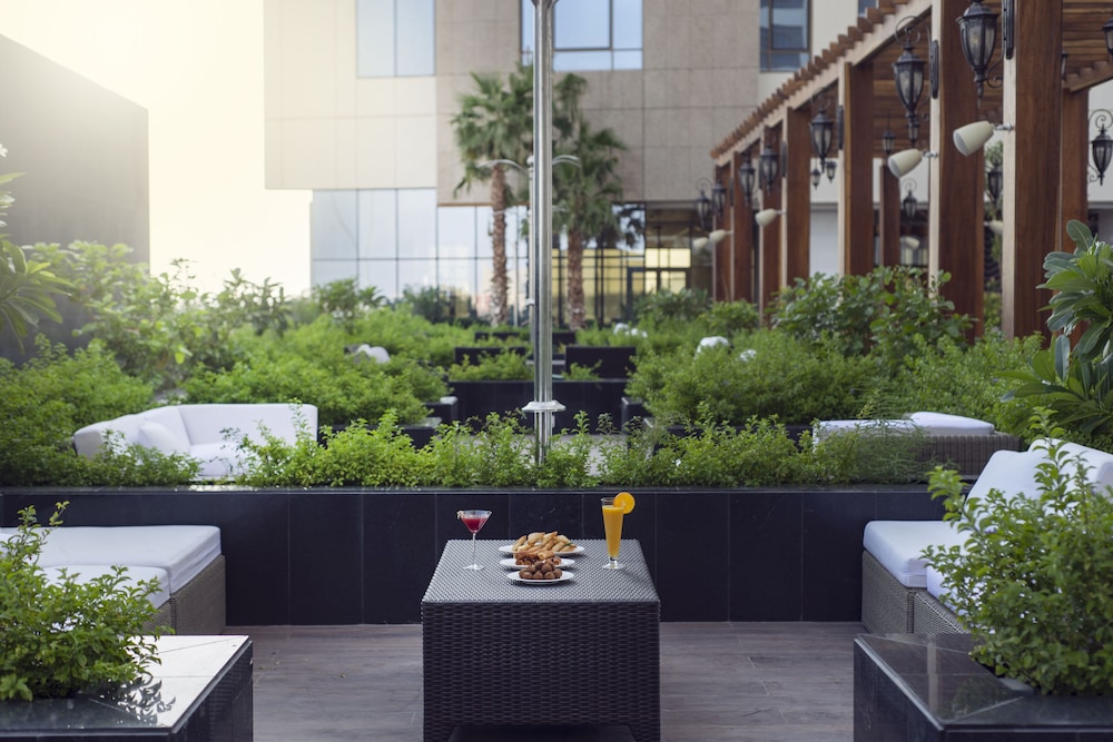 فندق وريزيدنس موفنبيك الرياض(Movenpick Hotel & Residences Riyadh) 40/57