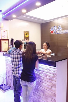 Fuchia Hotel 4/40