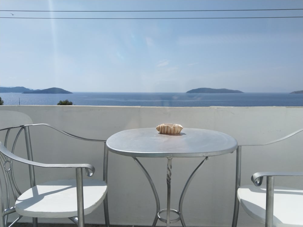 Azalea View Skiathos Studios 48/73
