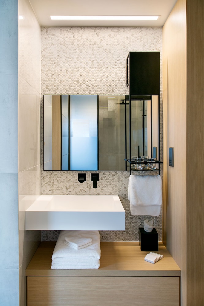 Mercure Larnaca Beach Resort 38/39
