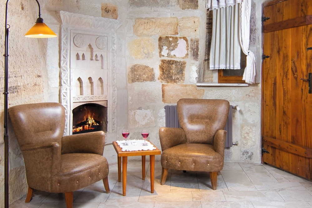 Terra Cave Hotel 33/50