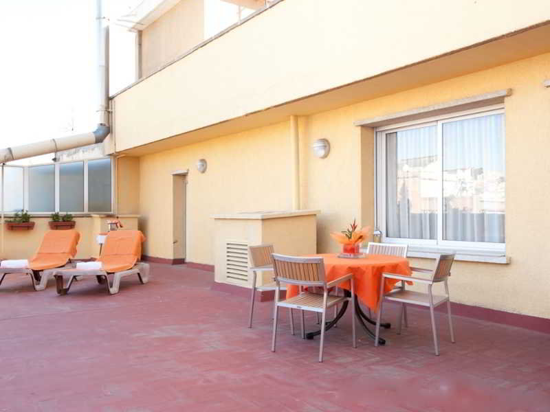 Silver Aparthotel 30/48