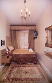 ABC Hyde Park Hotel 44/53