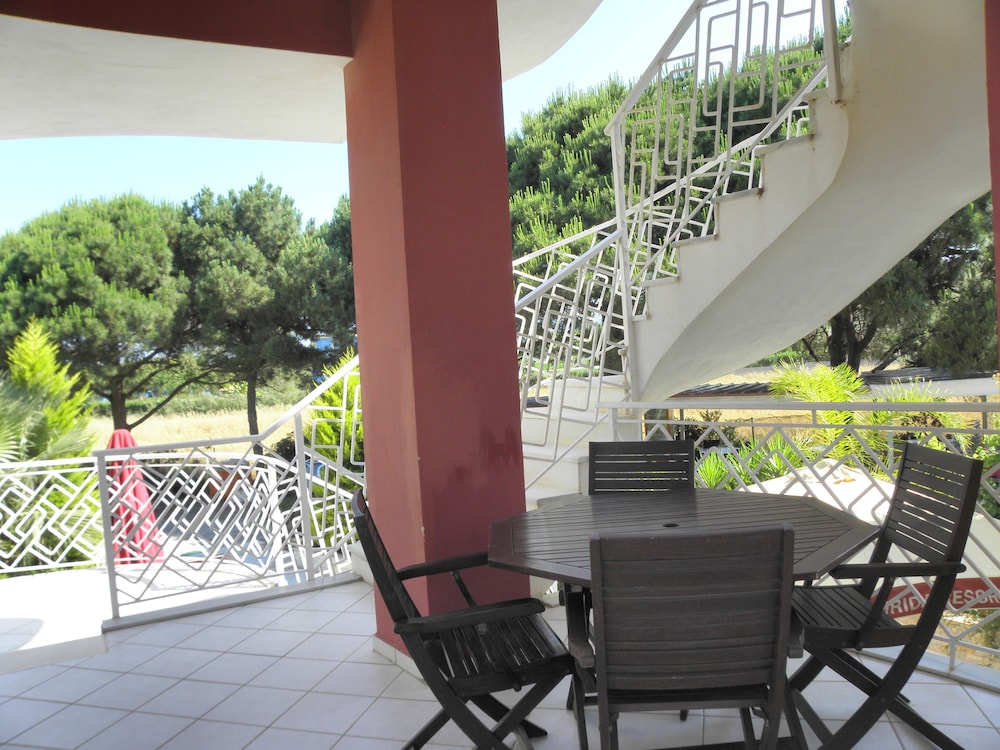 Irida Resort Suites 74/78