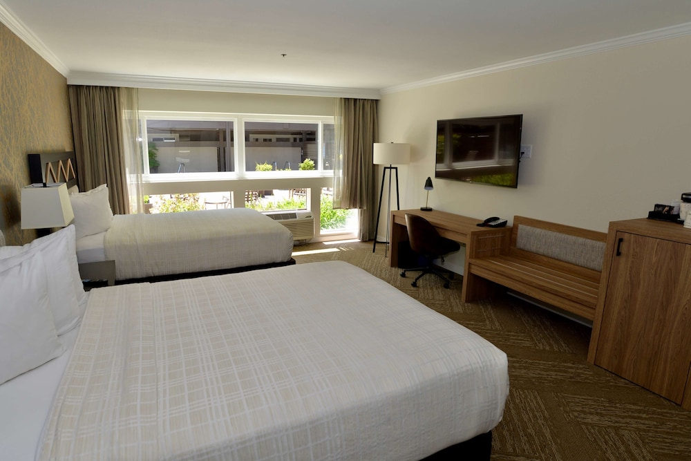 Best Western Plus Inn At The Vines 12/43