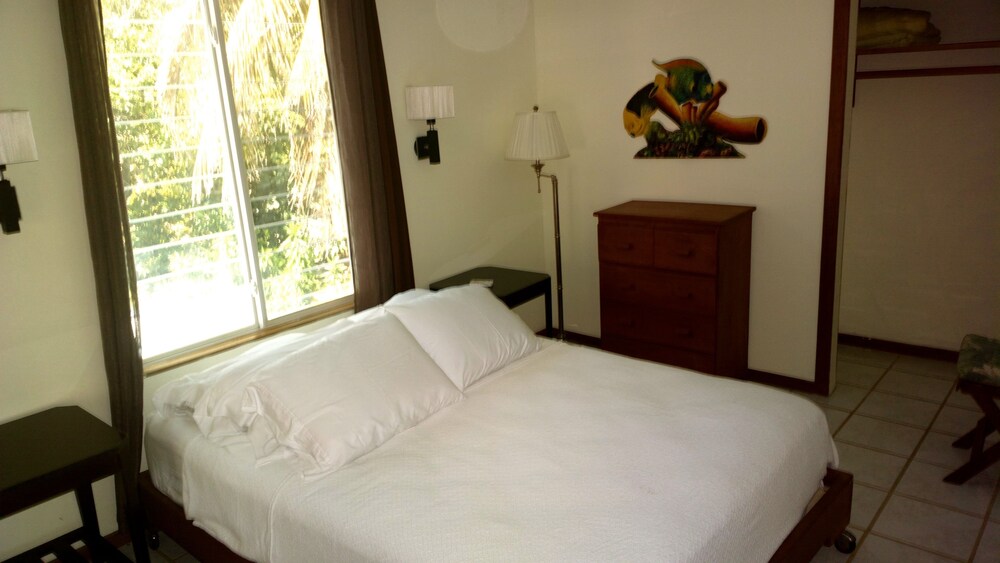 Maya Beach Hotel 20/82