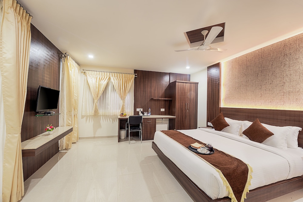 DELUXE, DOUBLE BED