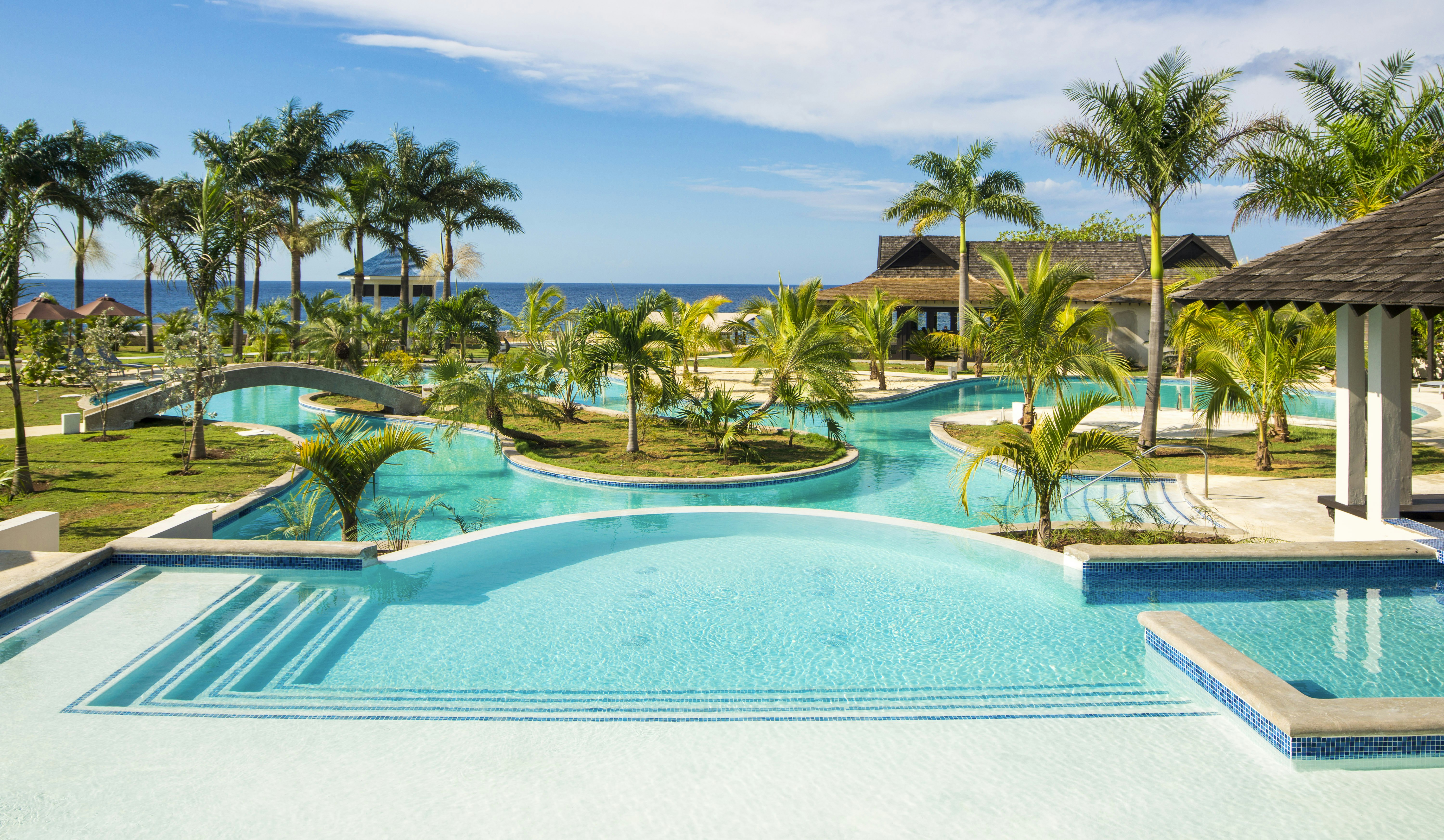 The Cliff Hotel 25/50