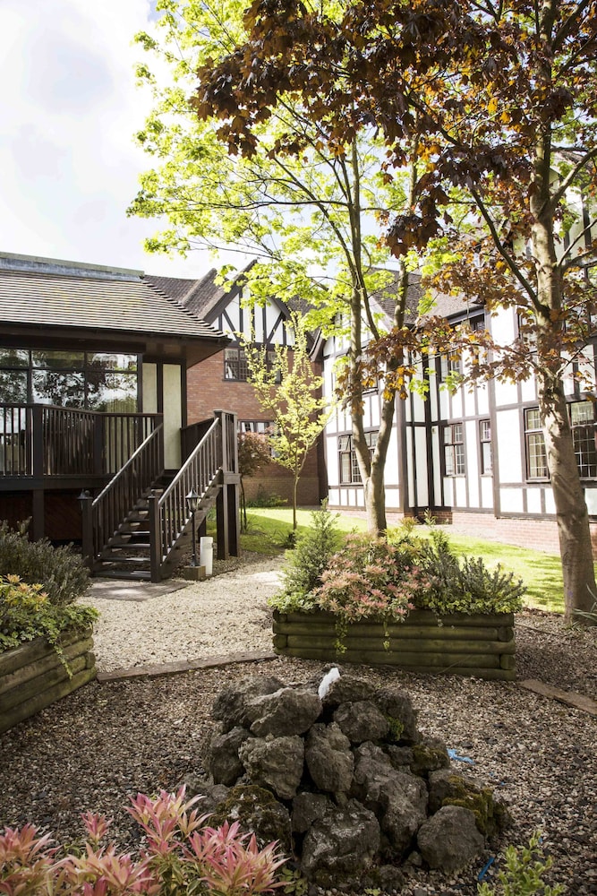 Hogarth S Stone Manor 65/73