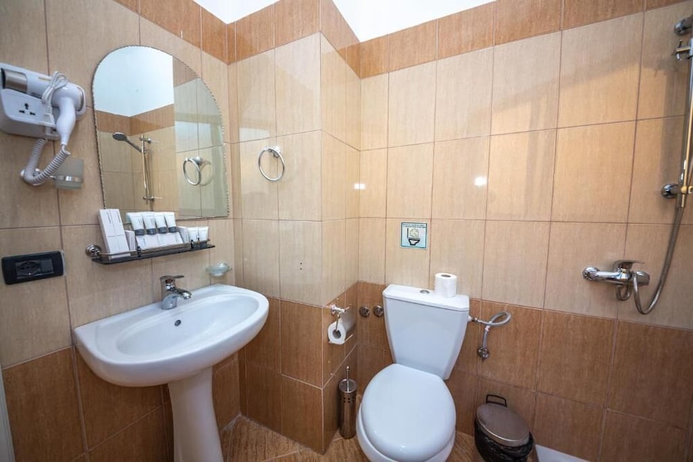 HOTEL SEASIDE SARANDA 50/52