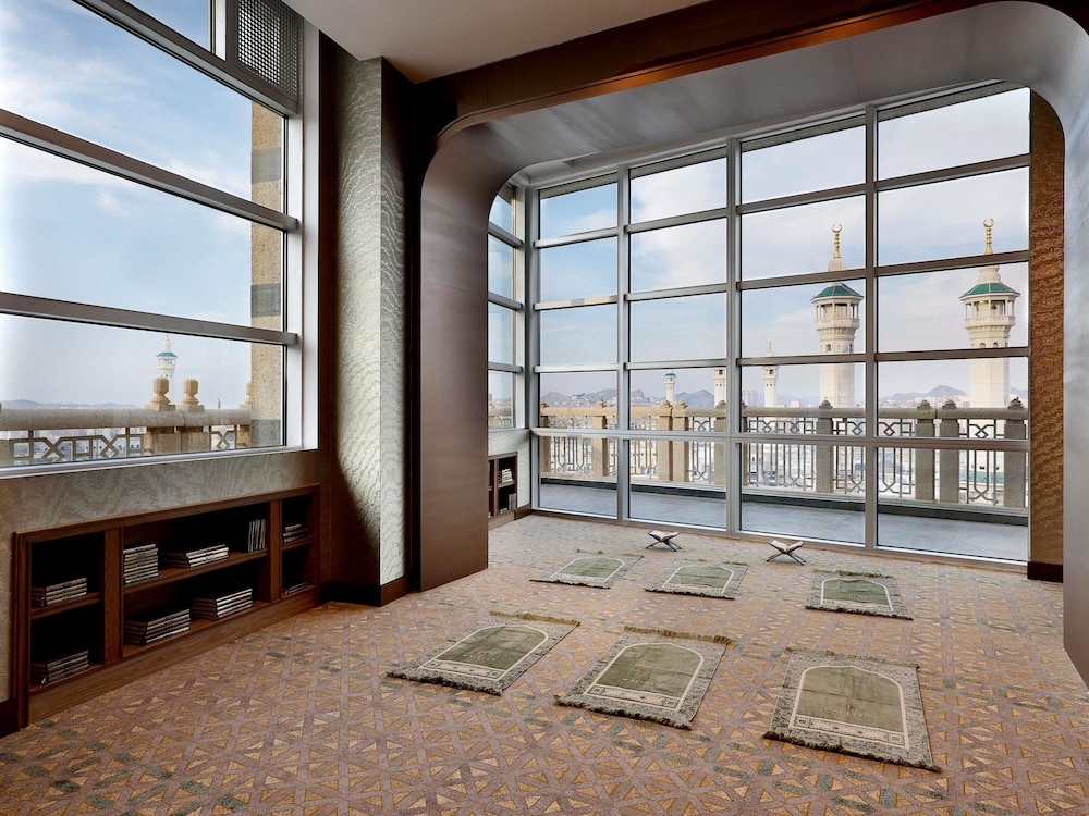 فندق قصر مكة رافلز(Raffles Makkah Palace) 40/73