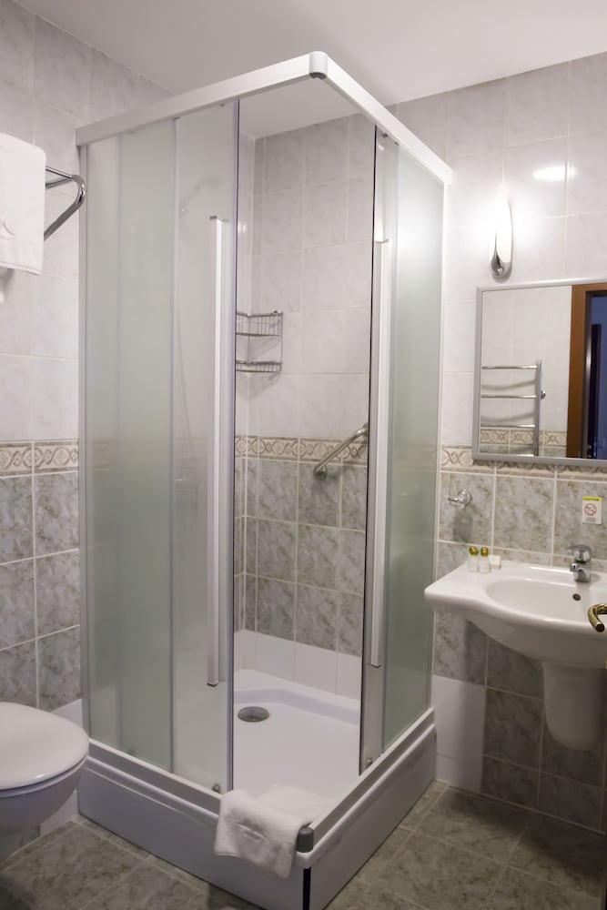 ATYRAU DASTAN HOTEL 10/30