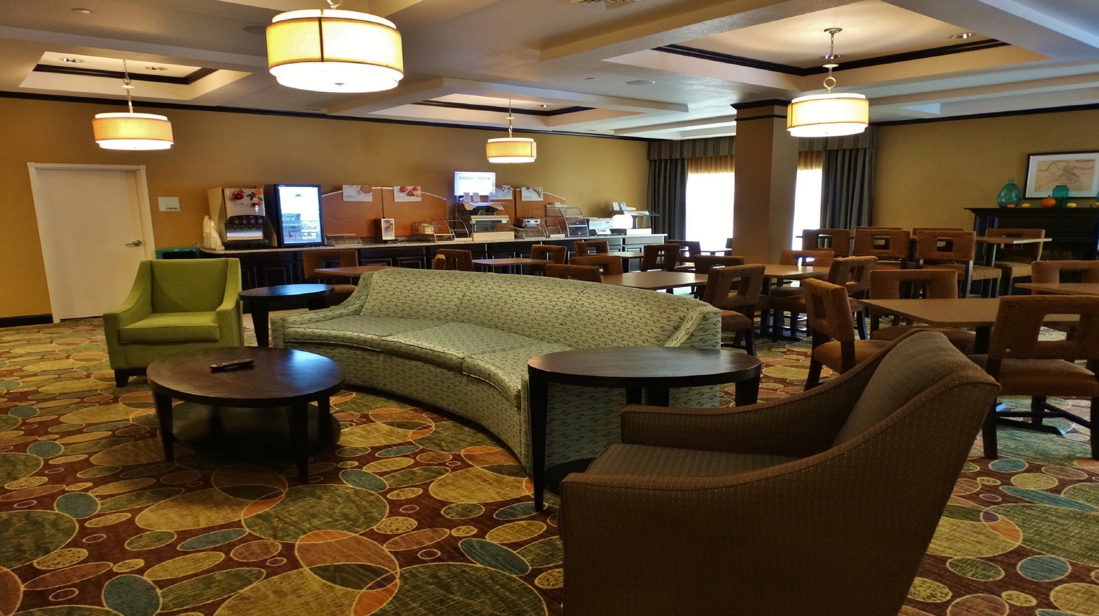 Holiday Inn Express And Suites Montgomery 56/76