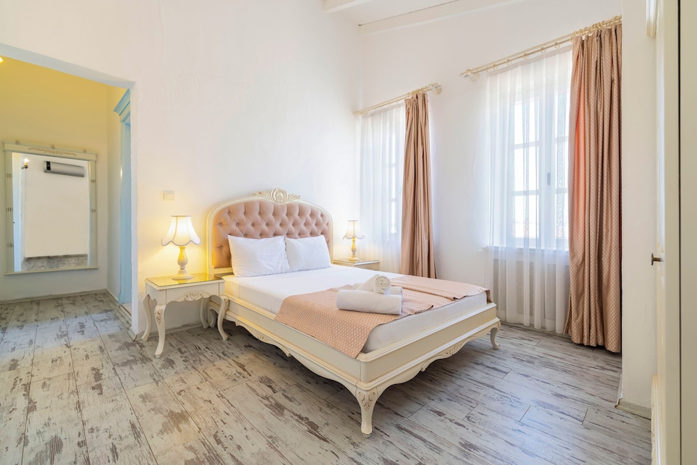 Alacati Roka Tas Otel 8/29