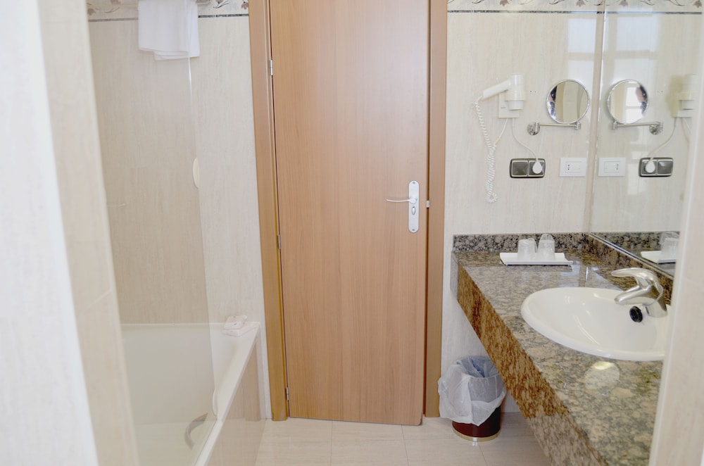 Hotel Lasa Sport 41/43
