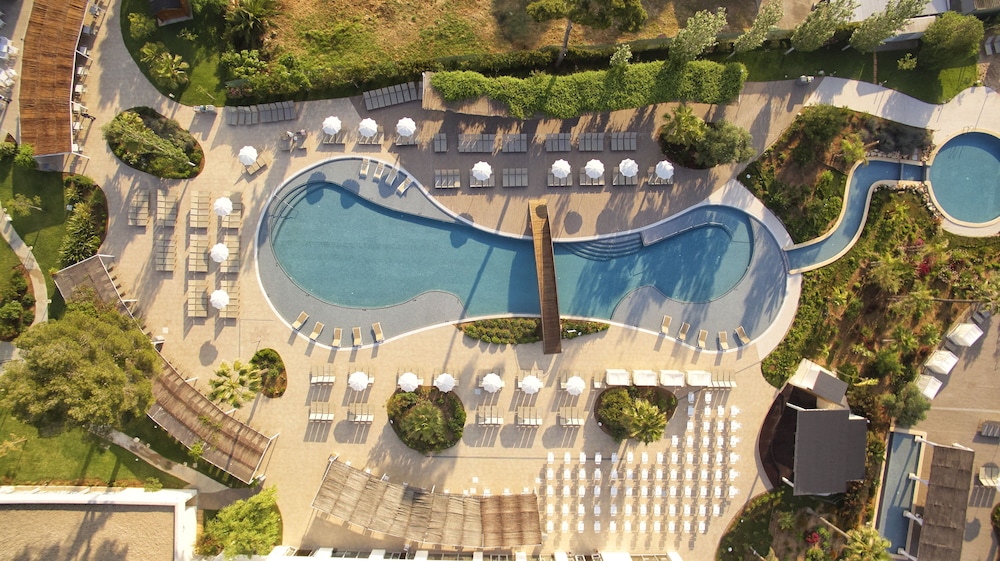 BG Tonga Tower Design Hotel and Suites in Can Picafort
