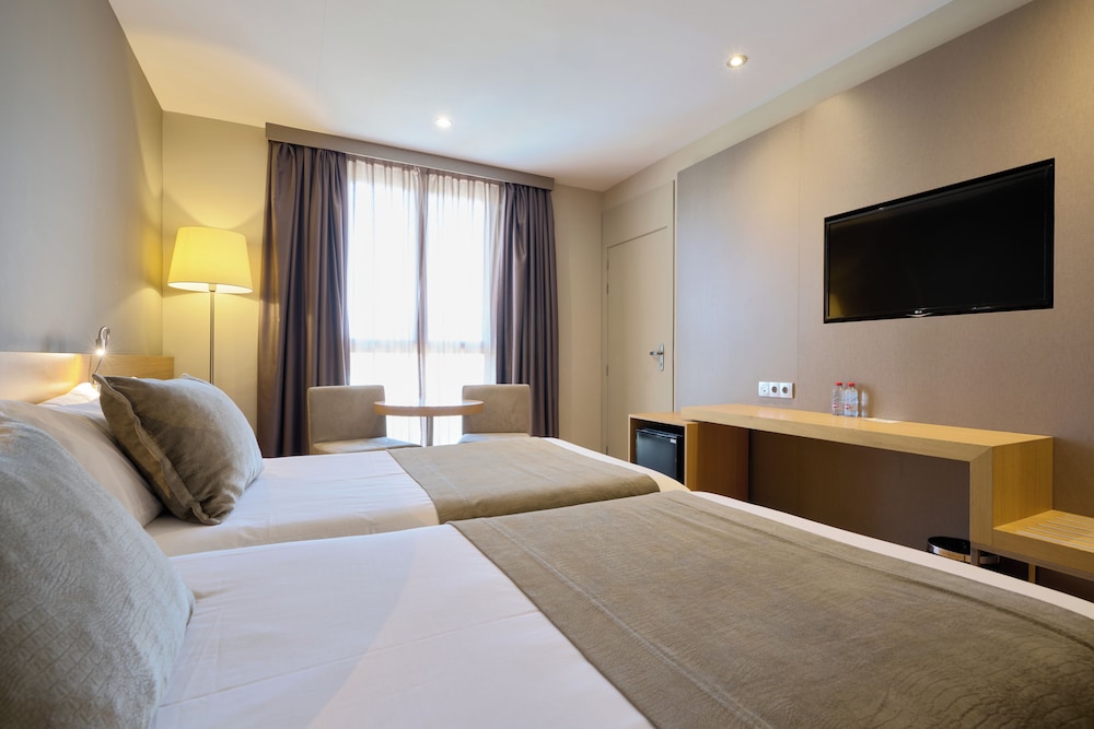 Hotel M A Sevilla Congresos 29/73