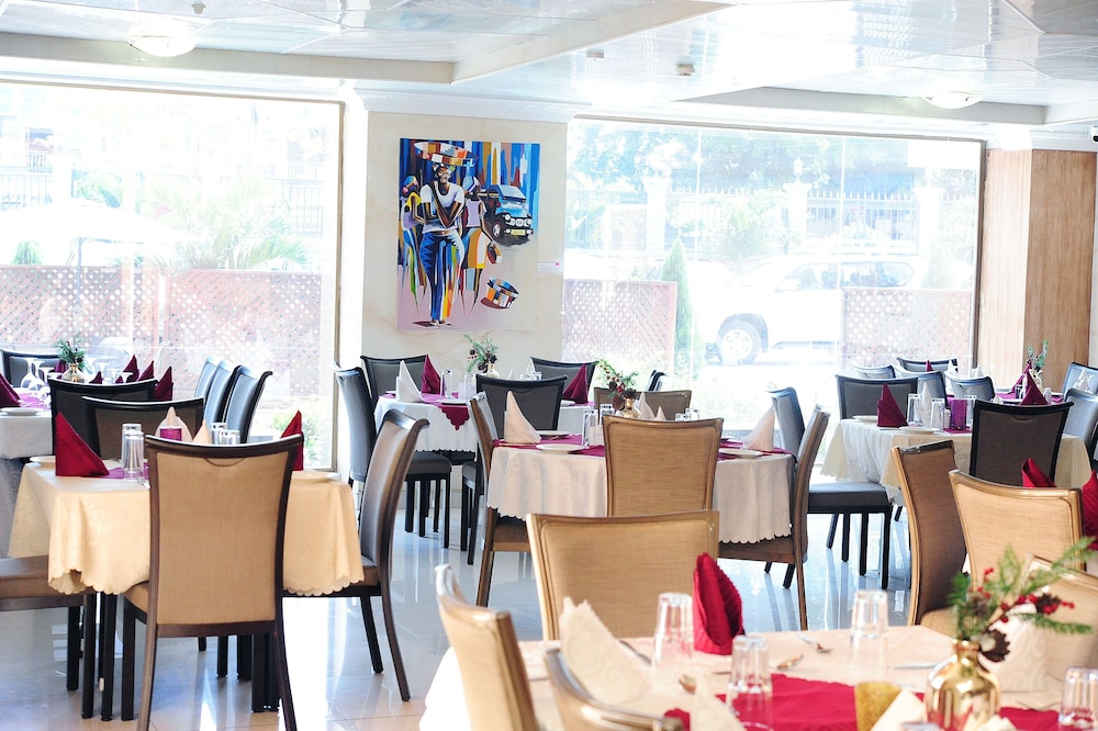 Tomreik Hotel 46/55