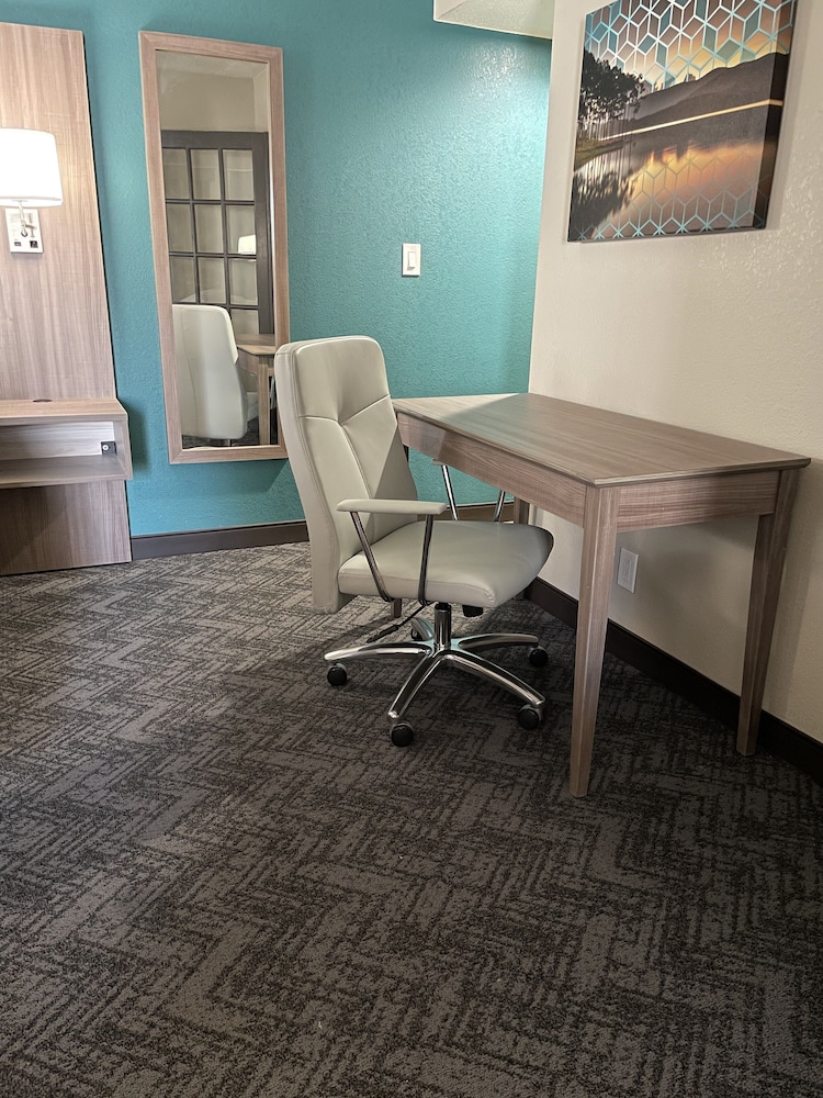 Best Western Fishkill Inn and Suites 48/53