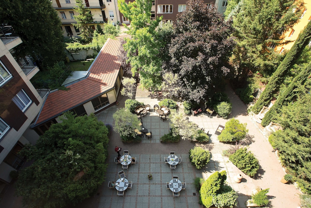 Adina Apartment Hotel Budapest 67/71