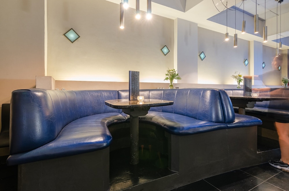 Prodeo Hotel Lounge 50/70