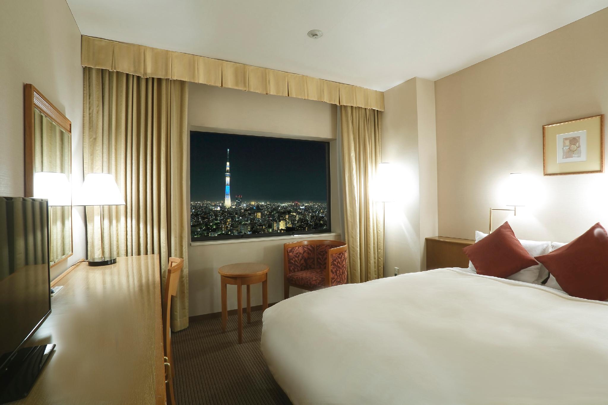 Moderate, Double Bed, Sky Tower View, Night View