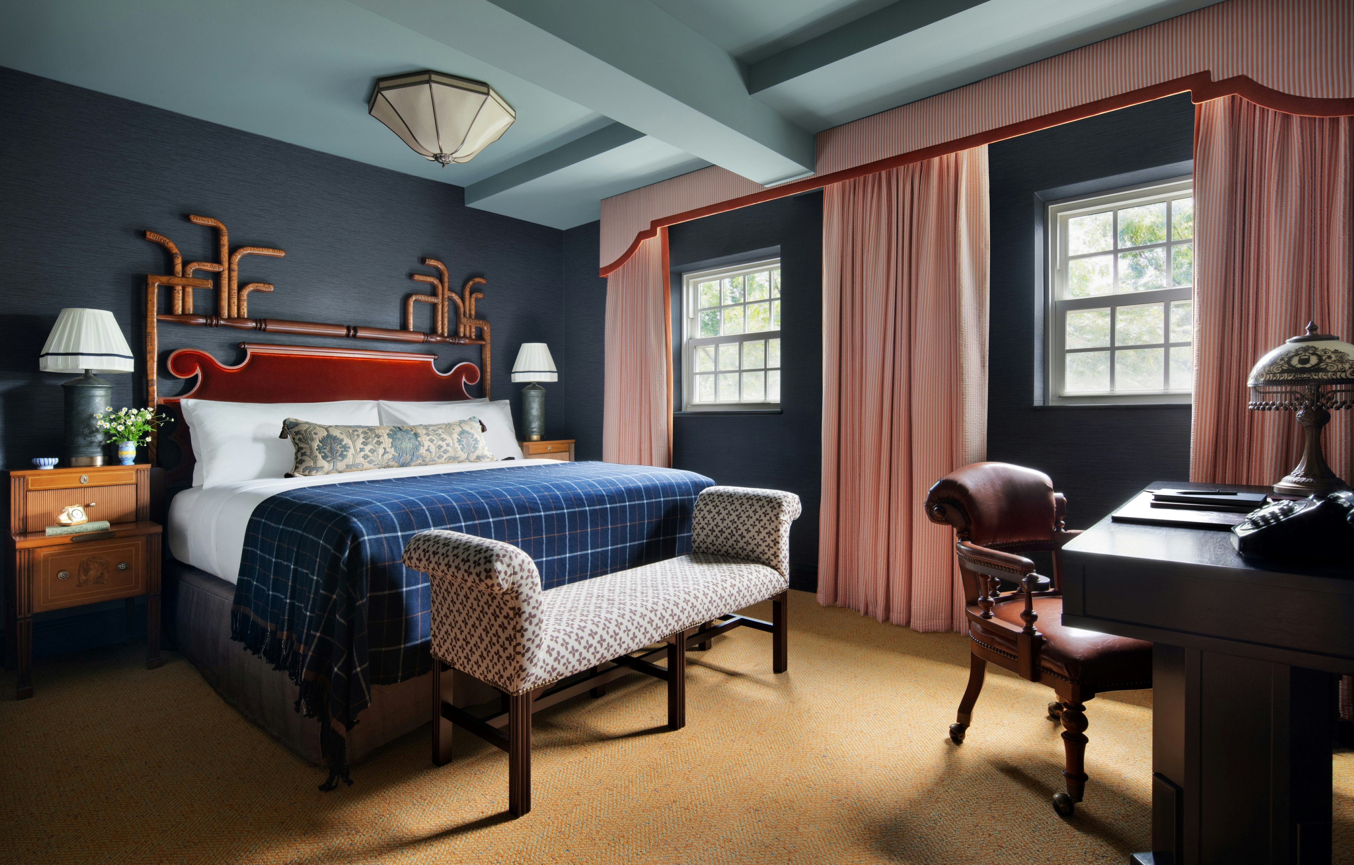Graduate, King Bed