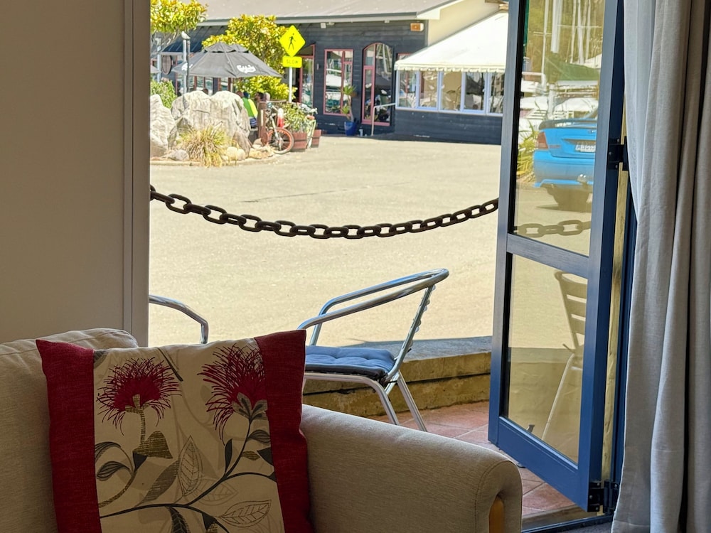 Harbourside Lodge 48/64