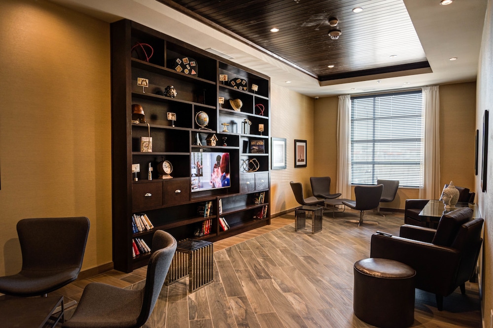 FOUR POINTS BY SHERATON SHERWOOD PARK 19/28