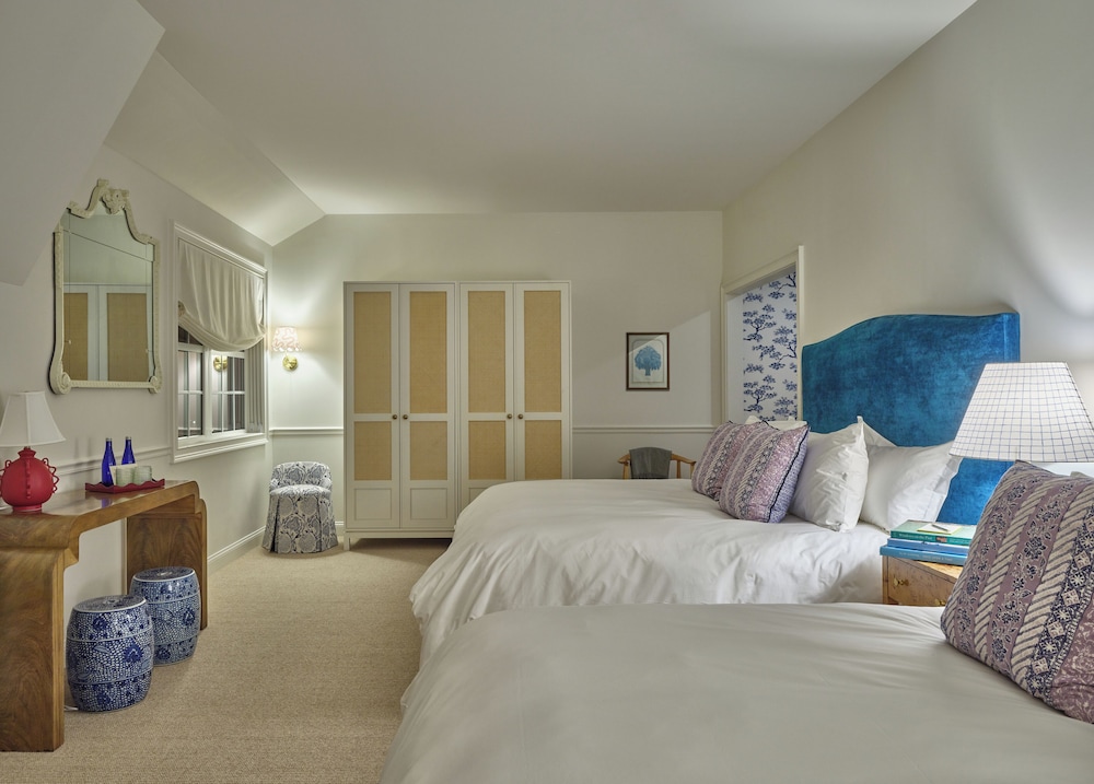 Suite, 2 King Beds, Single Bed