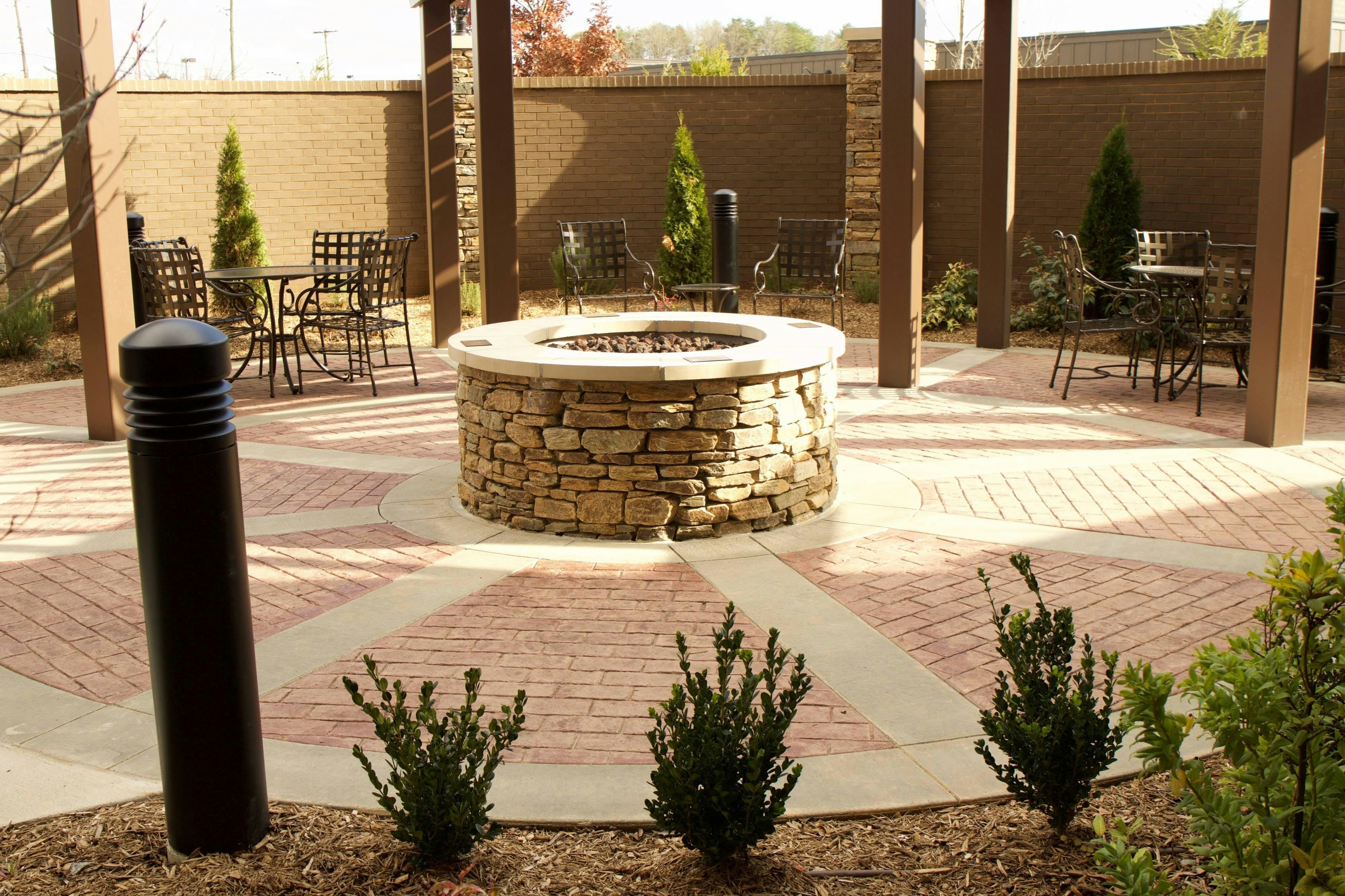 Courtyard by Marriott Asheville Airport 22/24