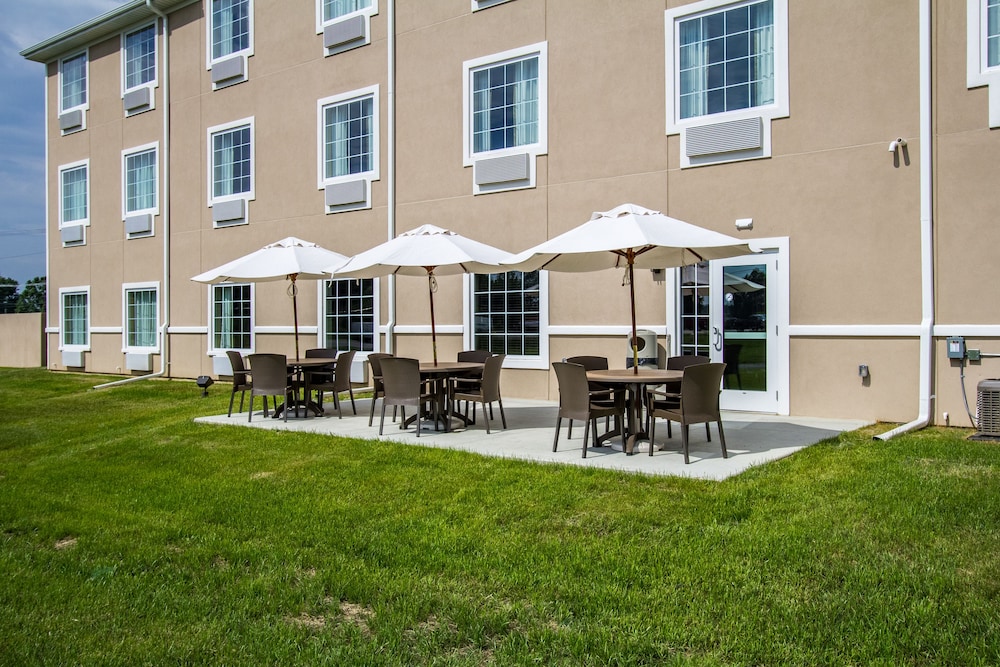 Cobblestone Inn & Suites - Vinton 44/50