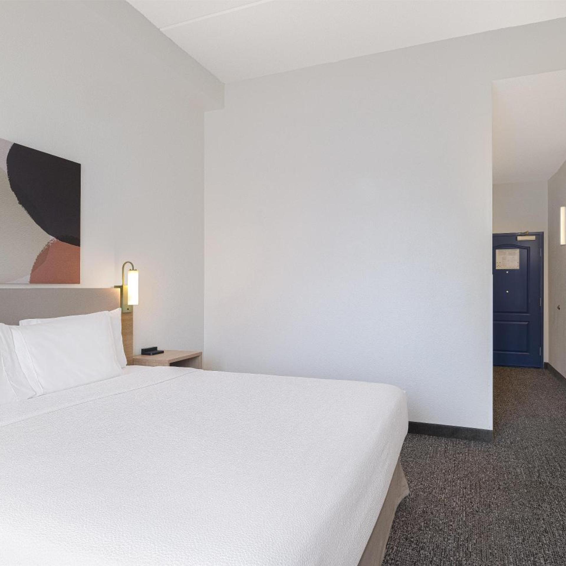 Room, King Bed, Bathtub, Accessible