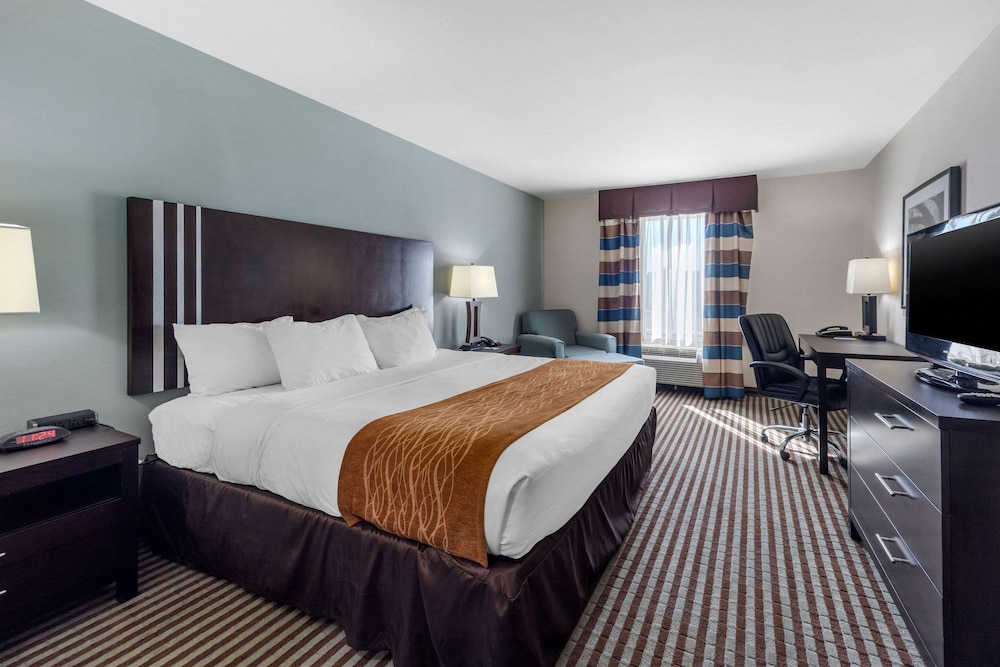 Comfort Inn and Suites Perry I-35 16/36