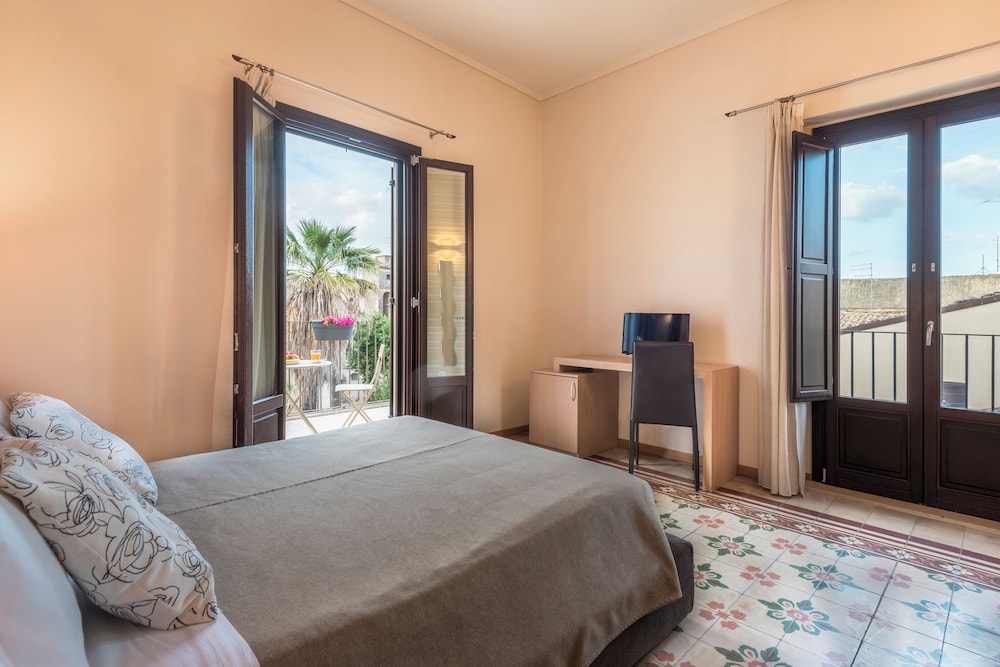 STANDARD, DOUBLE OR TWIN BED