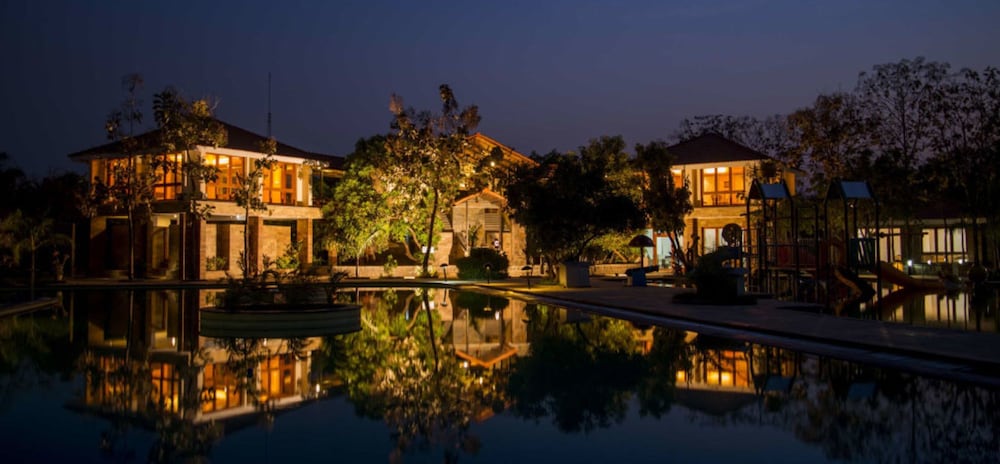 ESTHELL VILLAGE RESORT 41/48