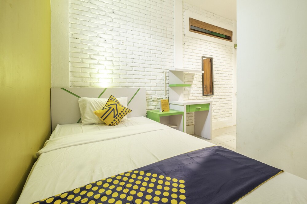 SPOT ON 2080 Rumah Kita Residence 16/40