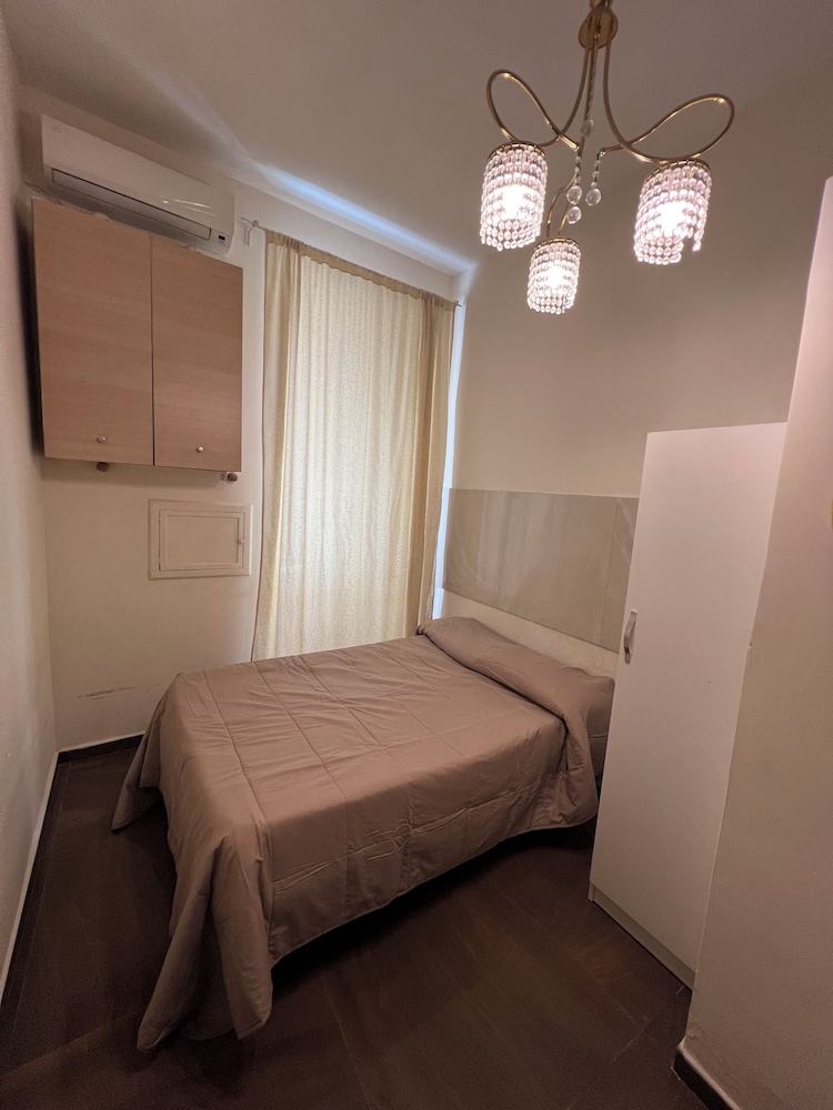 Stazione Napoli Guesthousemariafrancesca 9/36