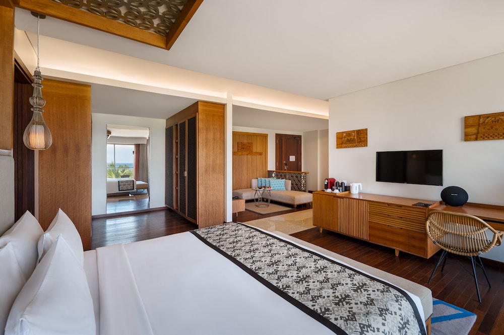 1 BEDROOM, SUITE, OCEAN VIEW